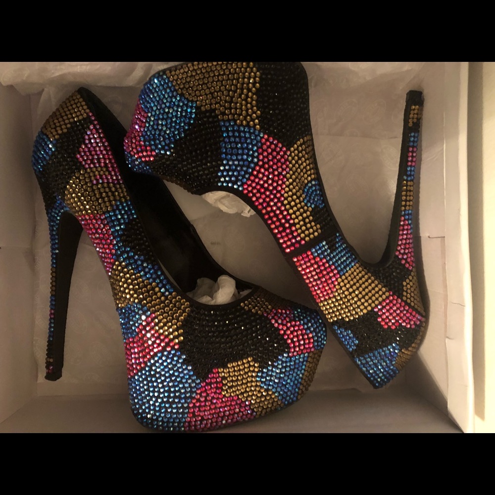 ✨Steve Madden Bedazzled Heels✨
